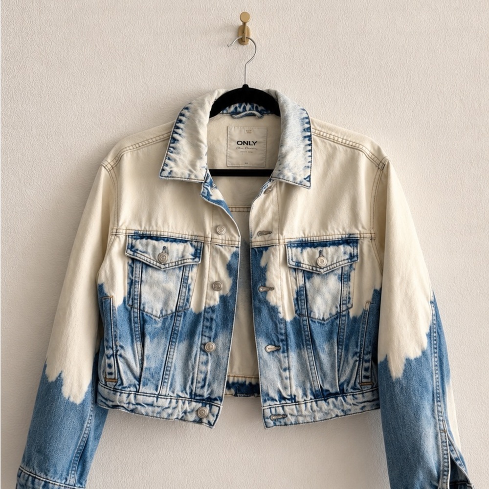ONLY Two-Tone White & Blue Cropped Denim Jacket